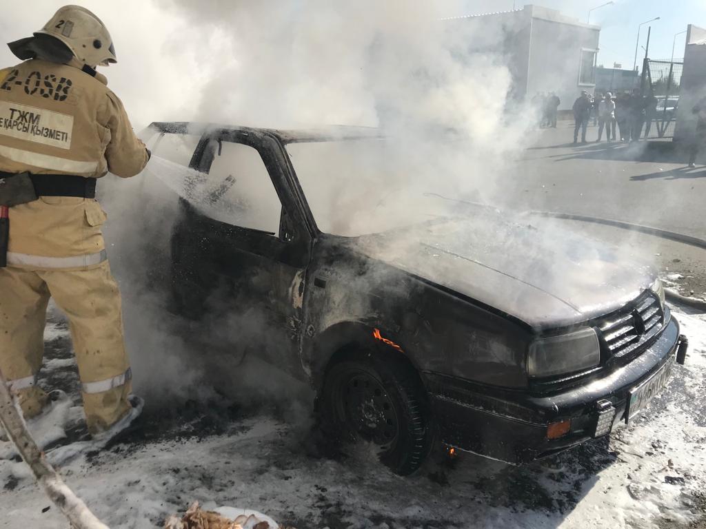 Новости сгорела машина.