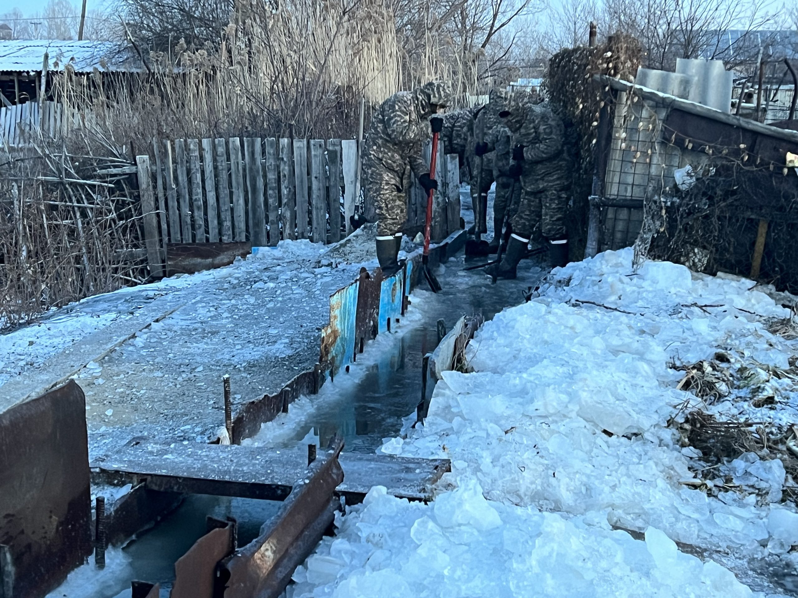 Когда на улице мороз, а в доме - вода